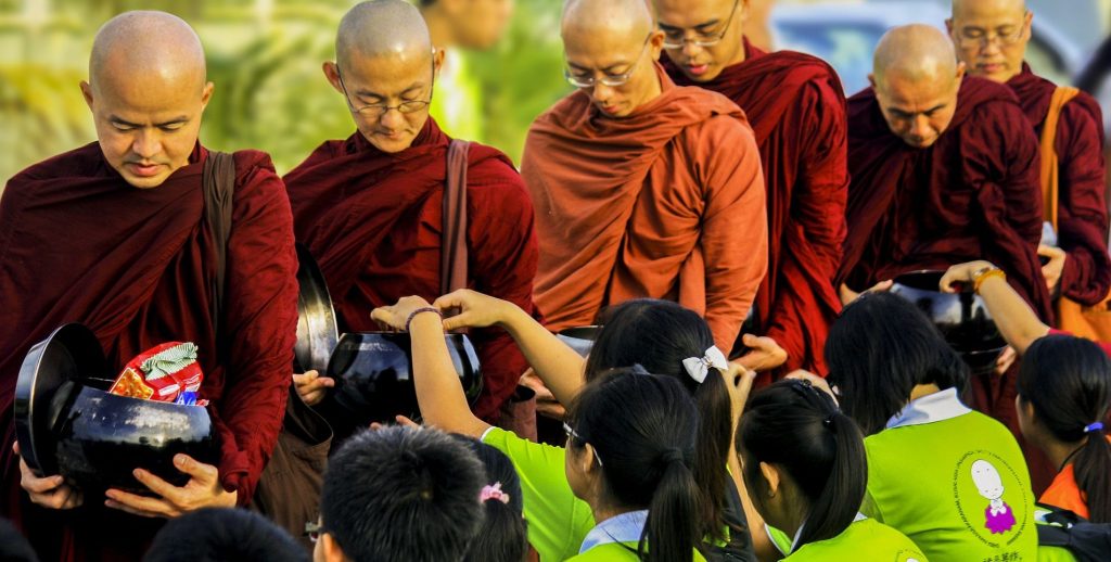 Acts of Merit, पुण्य : Offering Support To Other Spiritual&nbsp;Seekers