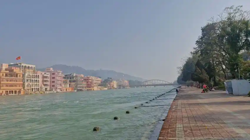 Ganga flowing through Haridwar. Haridwar Yatra Package